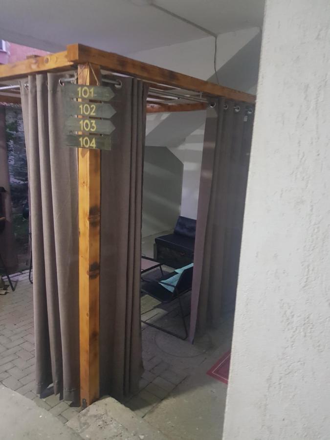 Malda'S Apartment Приштина Экстерьер фото